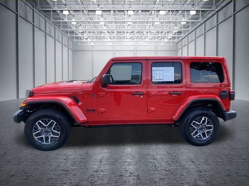 Used 2025 Jeep Wrangler Unlimited Sahara AWD/4WD image 10