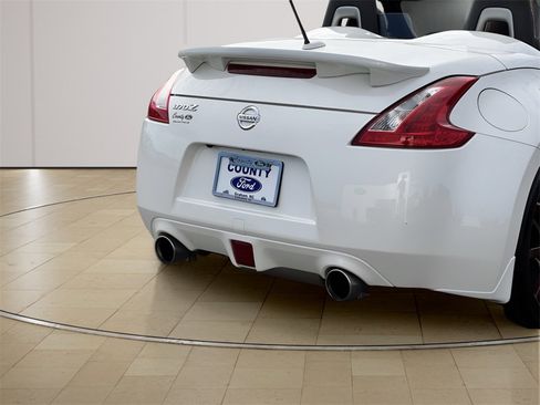 Used 2017 Nissan 370Z Touring Sport image 41