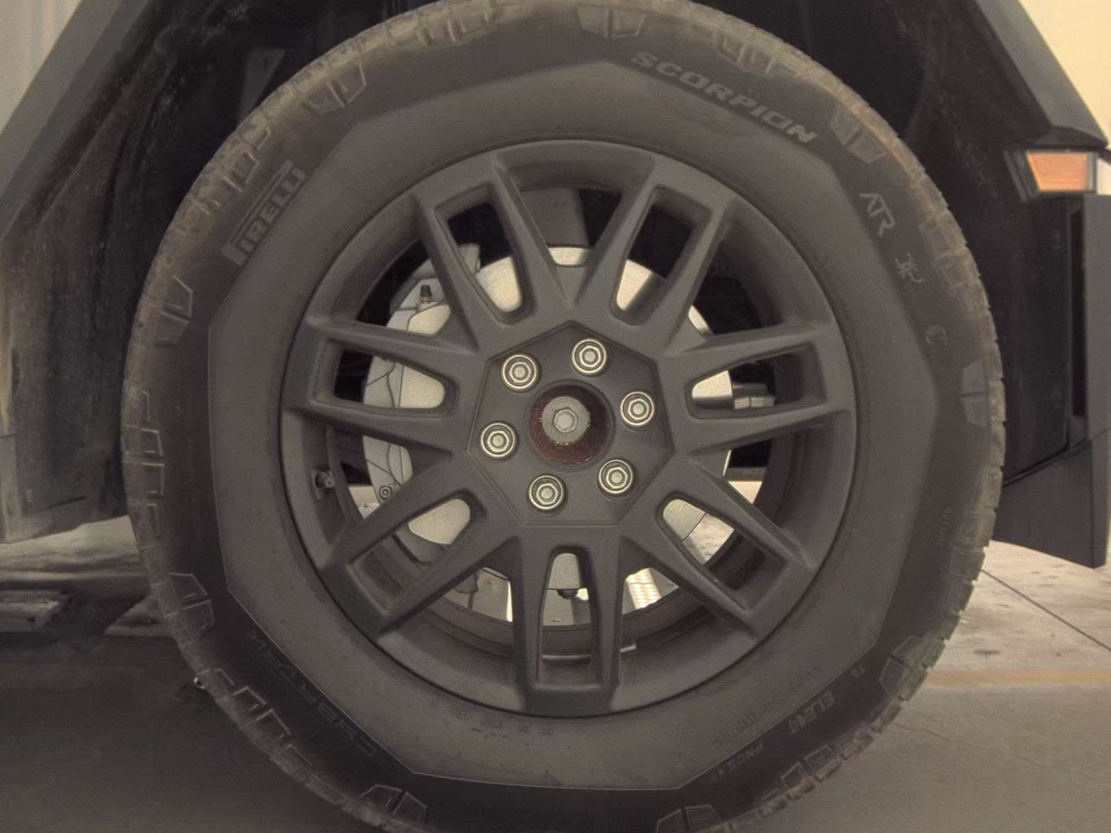 Used 2025 Tesla Cybertruck AWD Crew Cab image 5