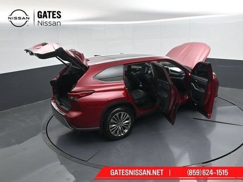 Used 2021 Toyota Highlander Platinum AWD/4WD image 58