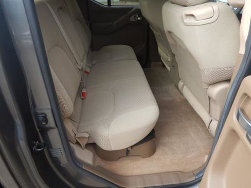 Used 2005 Nissan Frontier SE w/ (P01) Power Pkg image 10