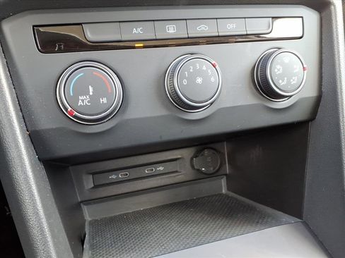 Used 2022 Volkswagen Taos S image 28