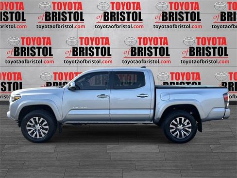 Used 2020 Toyota Tacoma Limited image 8