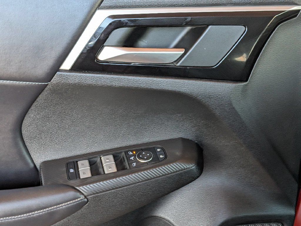Used 2025 Mitsubishi Outlander SE AWD/4WD image 13