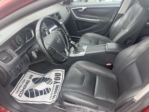 Used 2015 Volvo V60 T5 Premier image 11