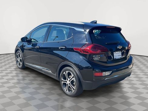 Used 2020 Chevrolet Bolt Premier w/ Infotainment Package FWD image 8