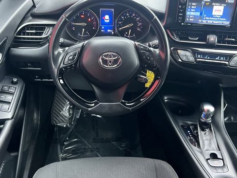 Used 2018 Toyota C-HR XLE image 15