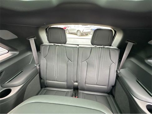New 2026 Cadillac Vistiq Luxury image 17