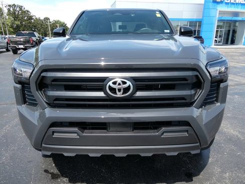 Used 2024 Toyota Tacoma SR AWD/4WD image 11