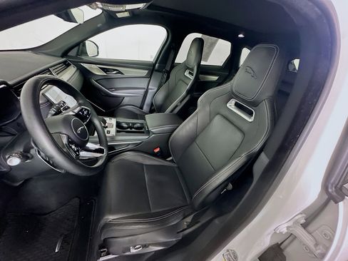 Used 2025 Jaguar F-PACE R-Dynamic S image 13