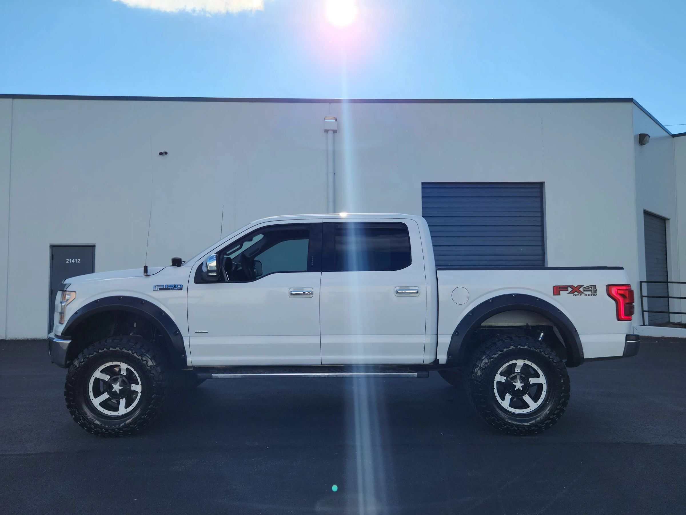 Used 2016 Ford F150 Lariat w/ Equipment Group 502A Luxury AWD/4WD image 2