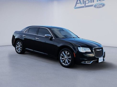 Used 2018 Chrysler 300 Limited image 7