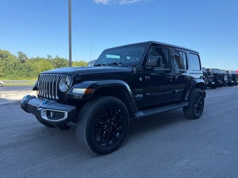 Used 2022 Jeep Wrangler Unlimited Sahara AWD/4WD image 7