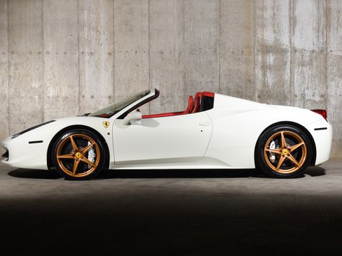 Used 2013 Ferrari 458 Spider image 20