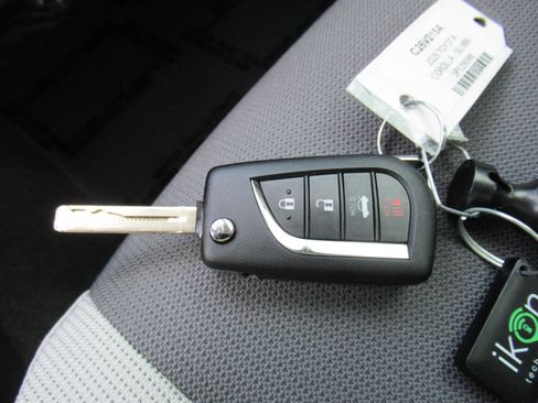 Used 2025 Toyota Corolla LE FWD image 27