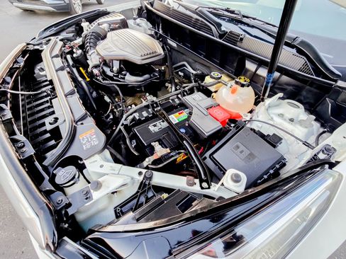 Used 2017 Cadillac XT5 FWD w/ LPO, Wheel Lock Package image 38