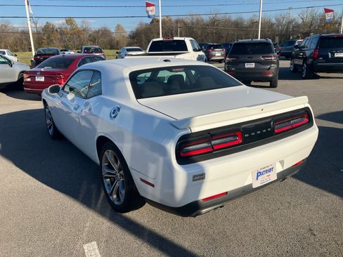 Used 2022 Dodge Challenger R/T image 5