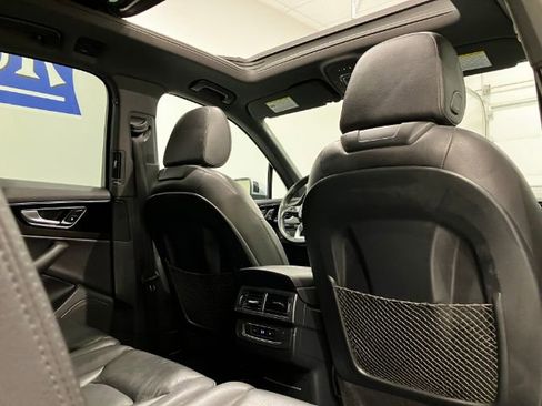 Used 2017 Audi Q7 3.0T Premium Plus w/ Premium Plus Package image 38