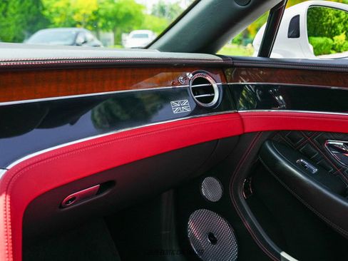 Used 2020 Bentley Continental GT V8 First Edition image 39