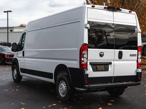 New 2026 RAM ProMaster 2500 w/ Convenience Group image 10