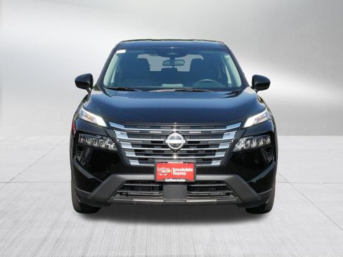 Used 2025 Nissan Rogue SV AWD/4WD image 2