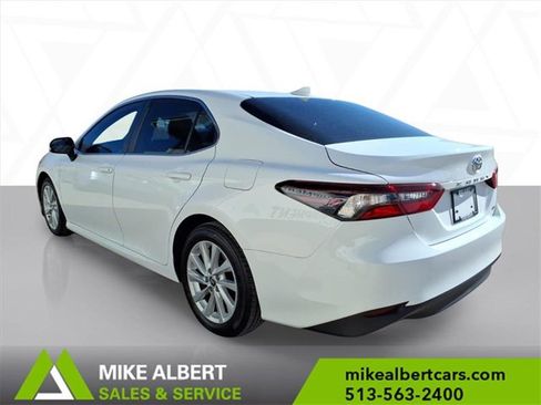 Used 2021 Toyota Camry LE image 5