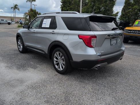 Certified 2023 Ford Explorer Limited w/ Equipment Group 301A image 5