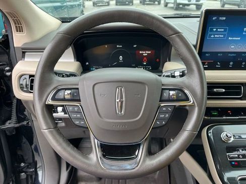 Used 2022 Lincoln Nautilus FWD w/ Premium Package image 22