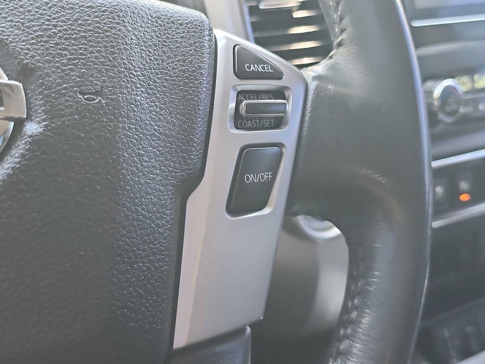 Used 2017 Nissan Titan SL RWD image 27