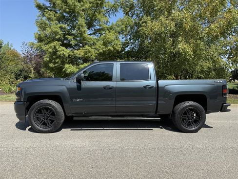 Used 2018 Chevrolet Silverado 1500 LT w/ Texas Edition image 2