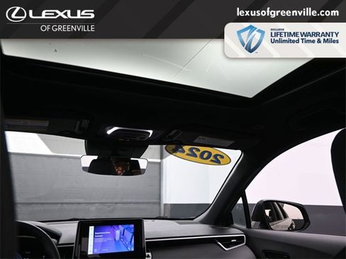 Used 2024 Toyota Corolla Cross XSE image 24