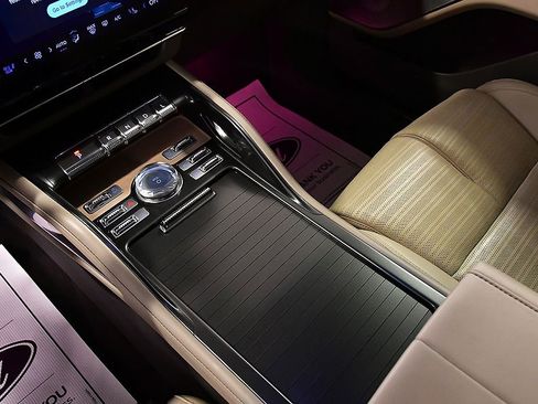 Used 2024 Lincoln Nautilus Reserve w/ Equipment Group 203A image 20