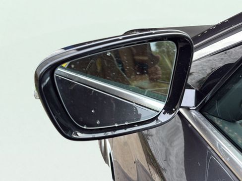 Used 2022 BMW 530i w/ Premium Package RWD image 29