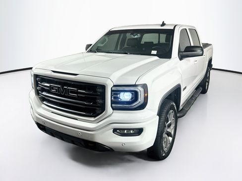 Used 2018 GMC Sierra 1500 SLT AWD/4WD image 3