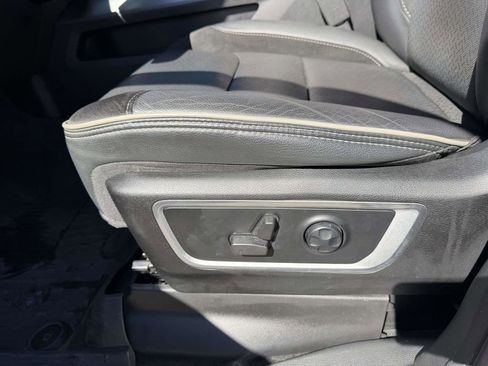 Used 2021 RAM 1500 Laramie w/ Night Edition image 21