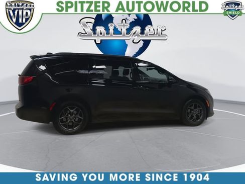 Used 2020 Chrysler Pacifica Limited w/ S Appearance Package FWD image 11