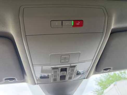 Used 2023 Volkswagen Atlas SEL Premium image 15