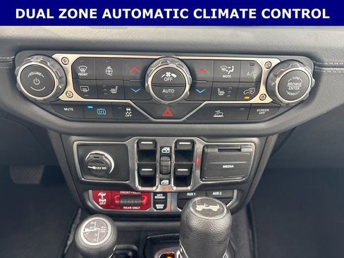 Certified 2025 Jeep Wrangler Unlimited Rubicon 4xe w/ Convenience Group AWD/4WD image 15
