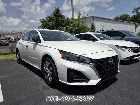 Used 2024 Nissan Altima 2.5 S FWD image 4