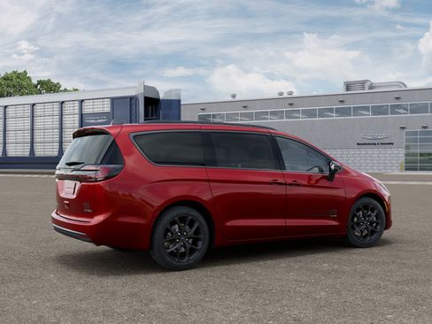 New 2027 Chrysler Pacifica Select AWD/4WD image 24