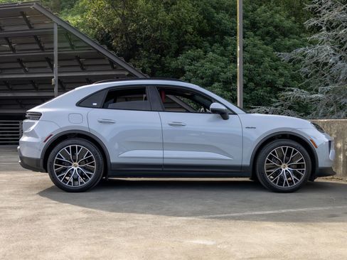 Certified 2024 Porsche Macan 4 Electric image 12