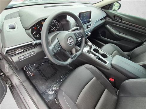 Certified 2025 Nissan Altima 2.5 S FWD image 9