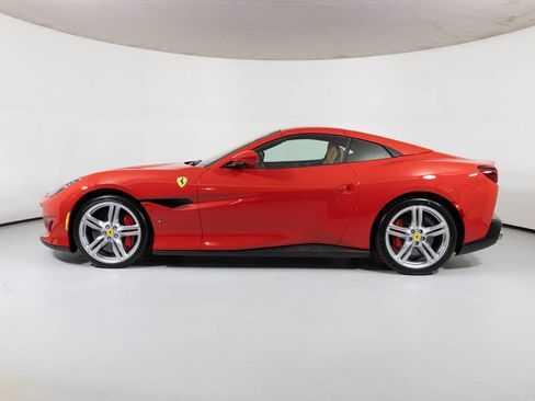 Used 2020 Ferrari Portofino image 11