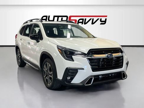 Used 2025 Subaru Ascent Touring AWD/4WD image 1