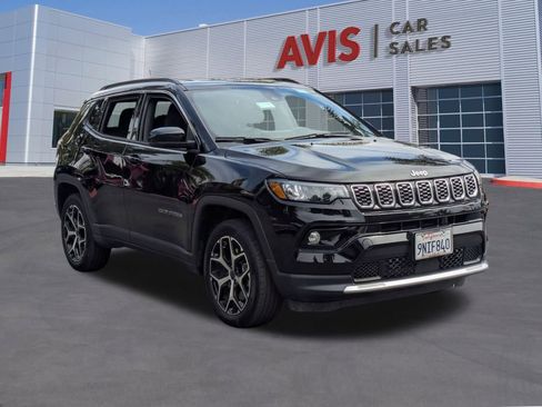 Used 2025 Jeep Compass Limited image 3