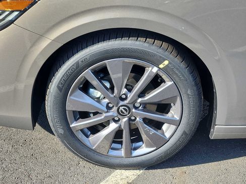 New 2026 Nissan Sentra SL w/ Floor Mat Package FWD image 5