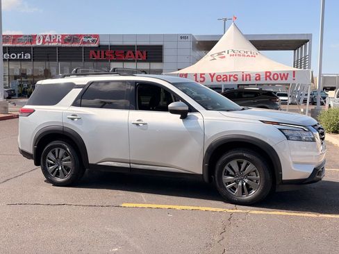 Certified 2022 Nissan Pathfinder SV FWD image 6
