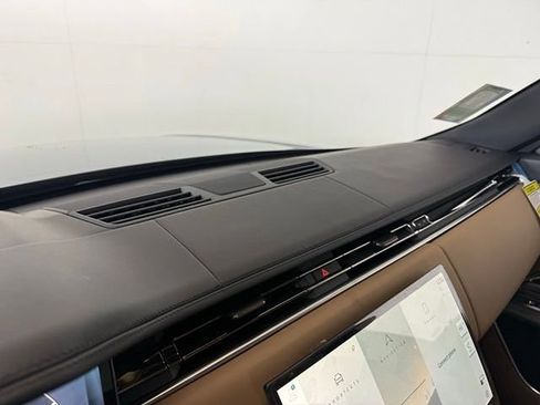 New 2026 Land Rover Range Rover Long Wheelbase SE image 30