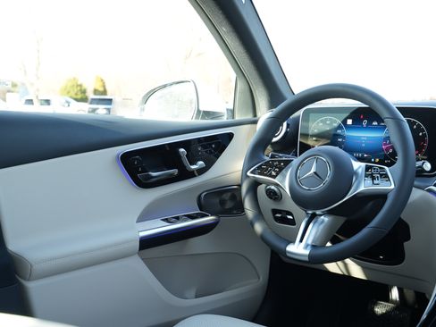 New 2026 Mercedes-Benz GLC 300 4MATIC image 23