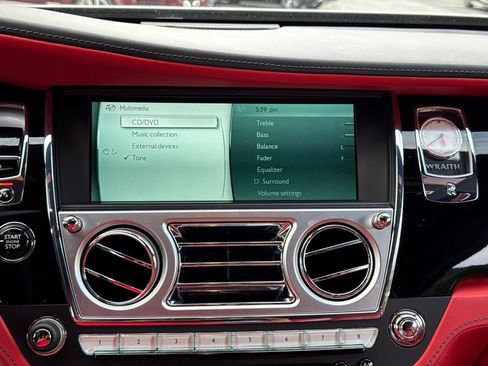 Used 2017 Rolls-Royce Wraith RWD image 16